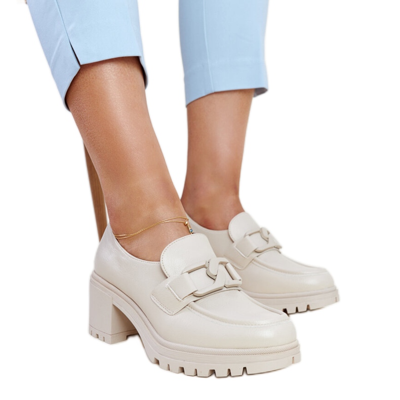 Pantofi bej cu inserție de piele de la Vinceza