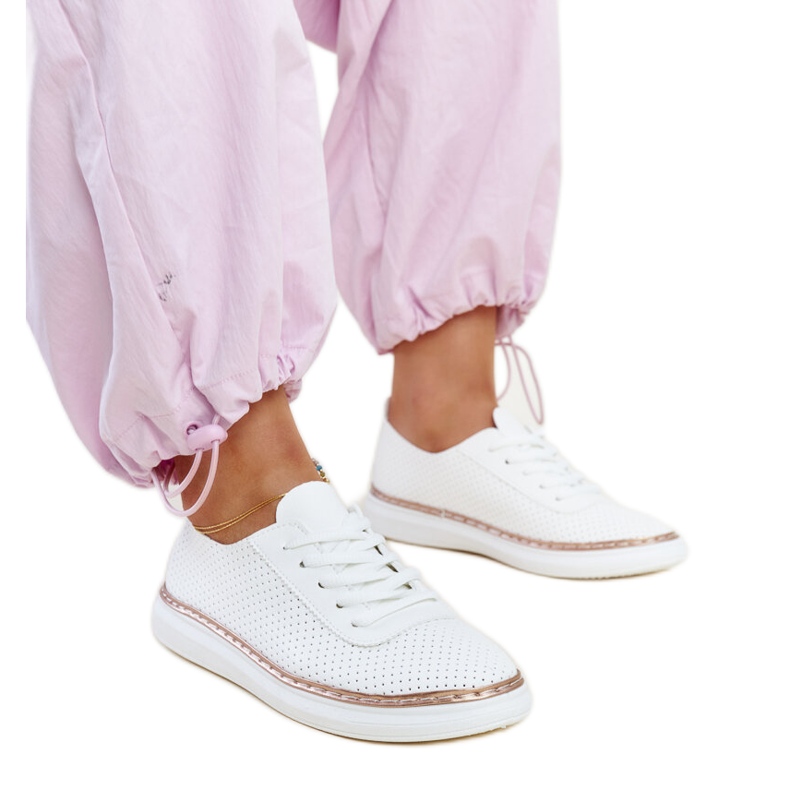 Tenisi Biserka albi ajurati Tenisi Biserka albi ajurati