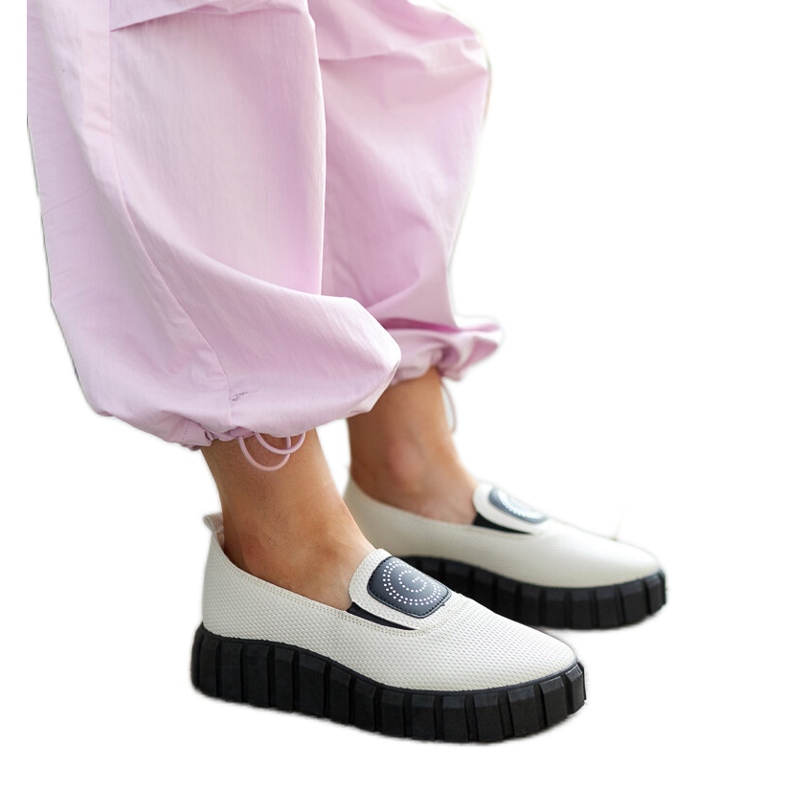 Pantofi bej cu talpă Teska masivă