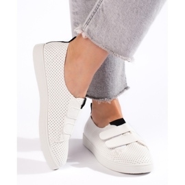 Adidasi albi de dama cu Velcro Adidasi albi de dama cu Velcro