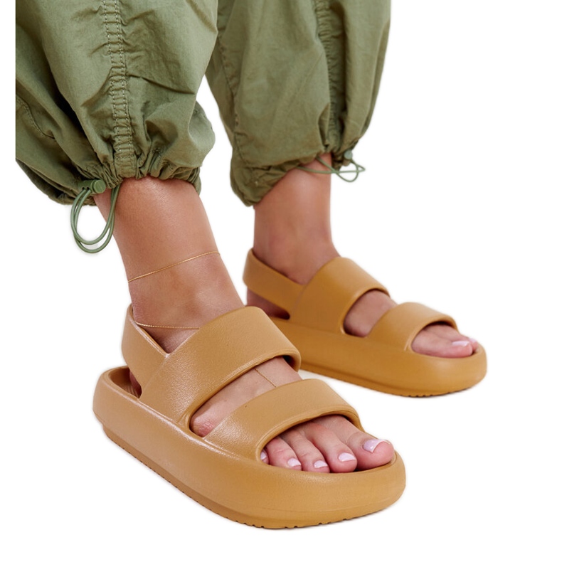 Sandale maro Attiana