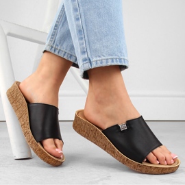 Flip-flops de damă confortabili din piele, Helios negru 130.011 Flip-flops de damă confortabili din piele, Helios negru 130.011