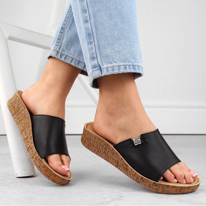 Flip-flops de damă confortabili din piele, Helios negru 130.011