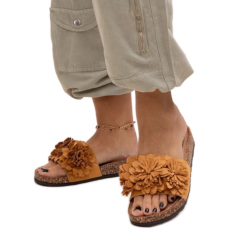 Flip-flops cu flori pe talpă de plută de la Almida maro