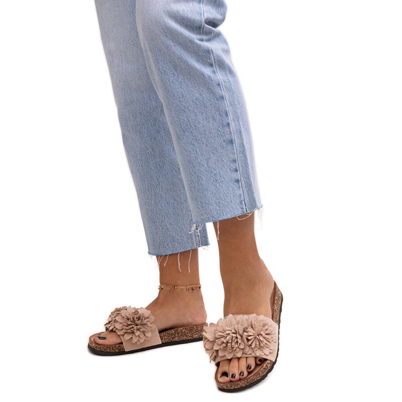 Flip-flops cu flori pe talpă de plută de la Almida bej Flip-flops cu flori pe talpă de plută de la Almida bej