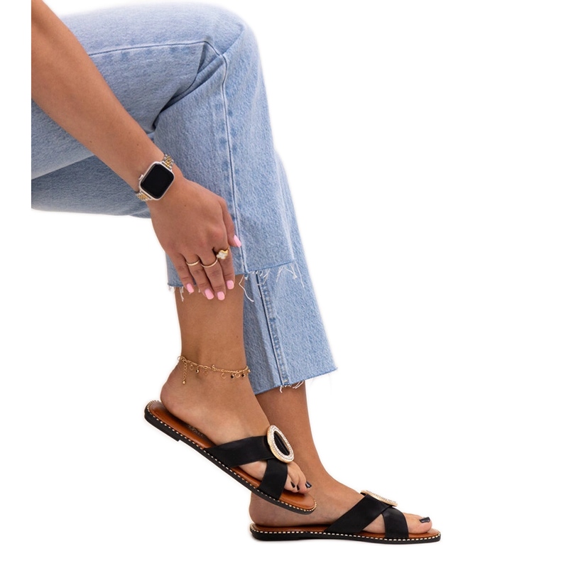 Capace decorate cu o închidere de zircon Salimba negru