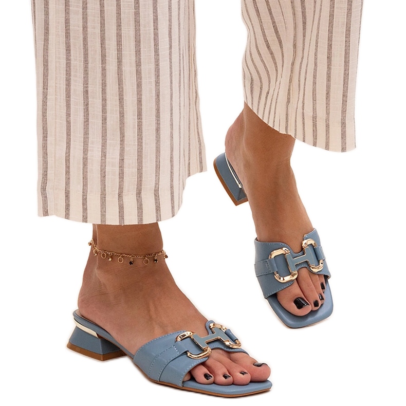 Flip-flops cu toc jos, cu cataramă decorativă Luara albastru Flip-flops cu toc jos, cu cataramă decorativă Luara albastru