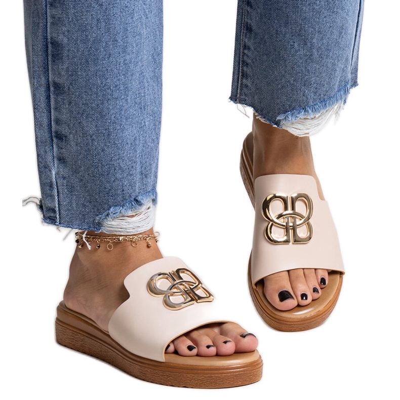 Șlapi bej cu cataramă decorativă Jinan