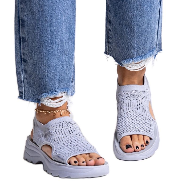 Sandale cu platforma din stofa gri cu strasuri Delmare