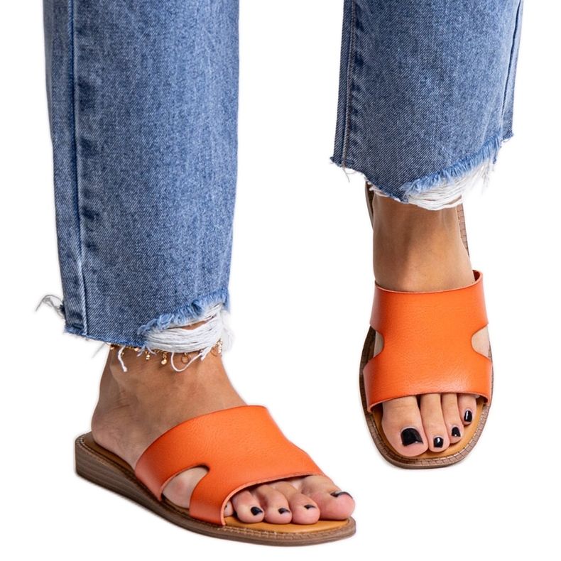 Șlapi portocalii din piele ecologică de la Kajetana portocale