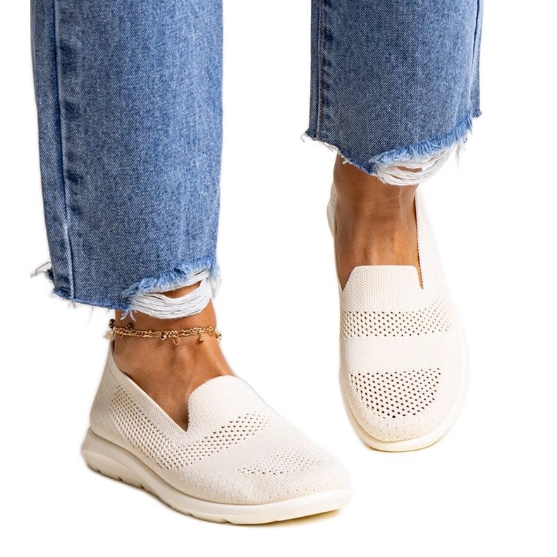 Adidași bej cu talpă de spumă de la Rahim