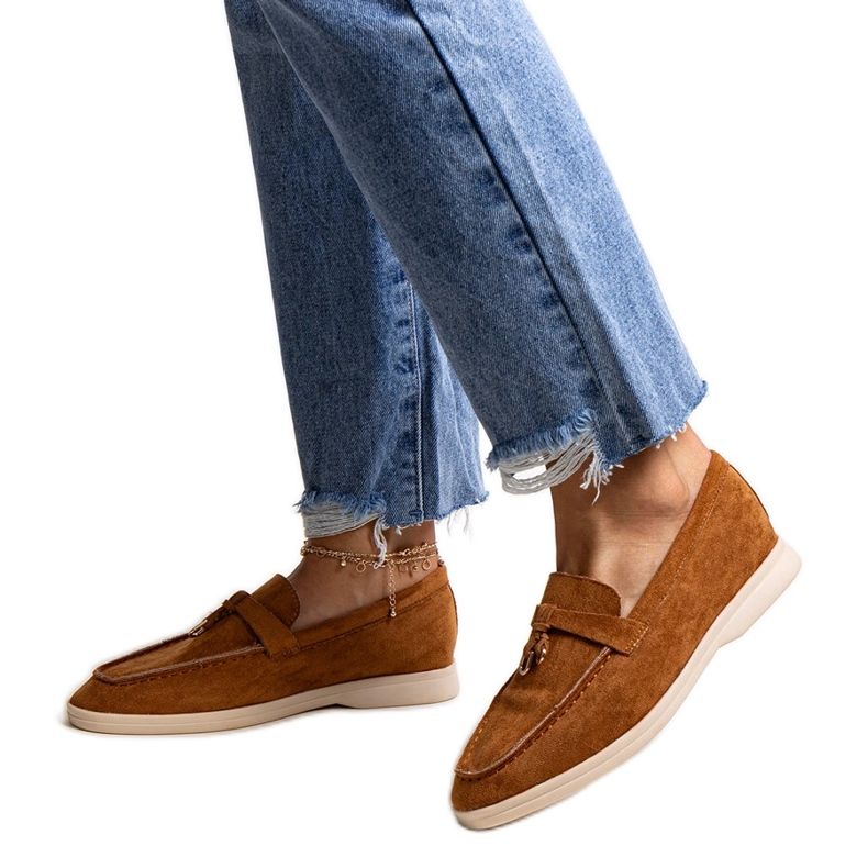 Mocasini maro cu pandantiv metalic de la Fiorano