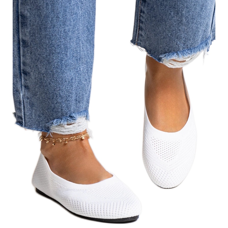 Balerini din material alb de la Yafia