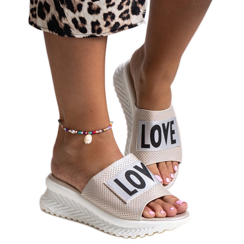 Catâri bej cu pană decorativă Maurla Catâri bej cu pană decorativă Maurla