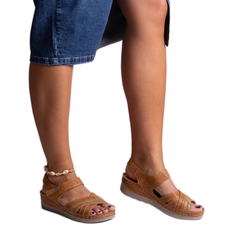 Sandale maro Areja cu pană joasă Sandale maro Areja cu pană joasă