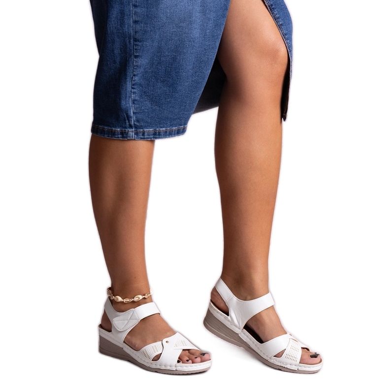 Sandale albe cu pană joasă Kirane Sandale albe cu pană joasă Kirane