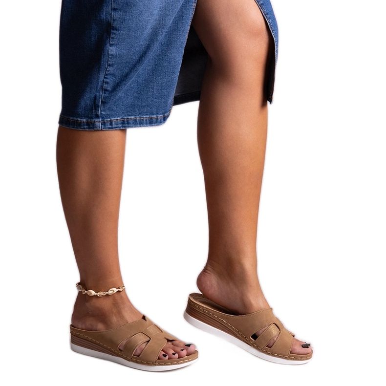 Catâri maro deschis cu pană joasă de Mifsuda