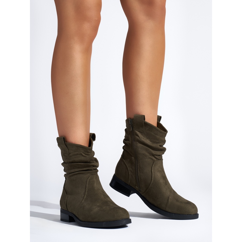 Botine de piele intoarsa cu volane de culoare verde inchis