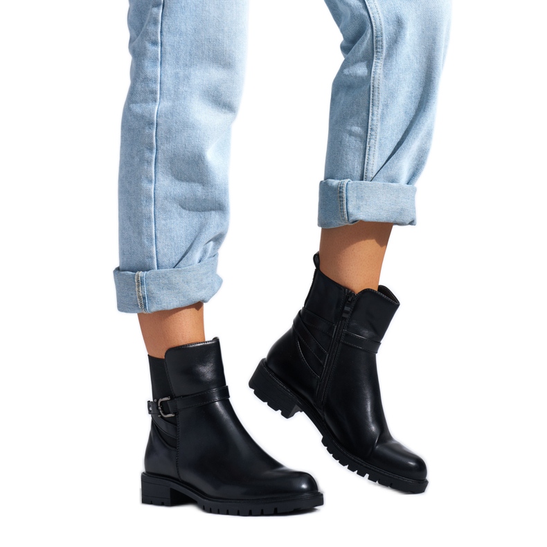 Cizme negre de damă cu cataramă decorativă negru