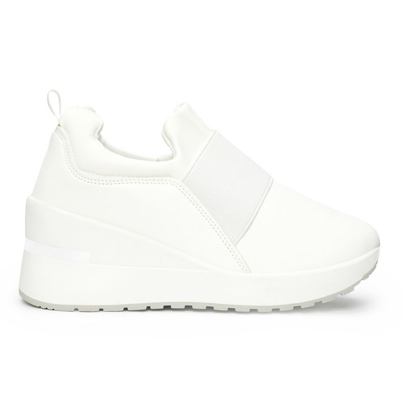 Tenisi albi cu pană de damă