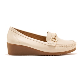 Mocasini de dama bej cu pana cu decor auriu