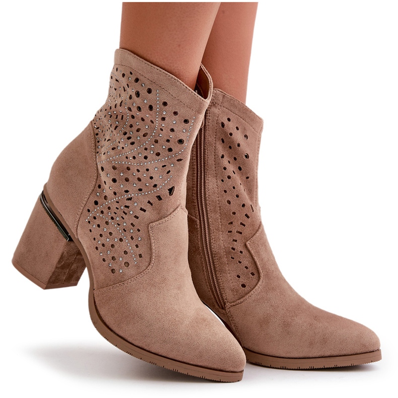 Botine de damă ajurate decorate din piele de căprioară ecologică bej S.Barski HY42-029 Botine de damă ajurate decorate din piele de căprioară ecologică bej S.Barski HY42-029