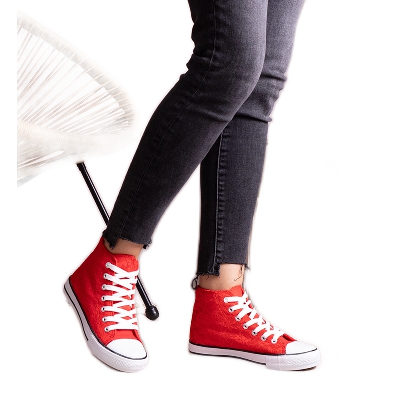 Adidași roșii înalți cu dantelă de la Bonifakima roșu Adidași roșii înalți cu dantelă de la Bonifakima roșu