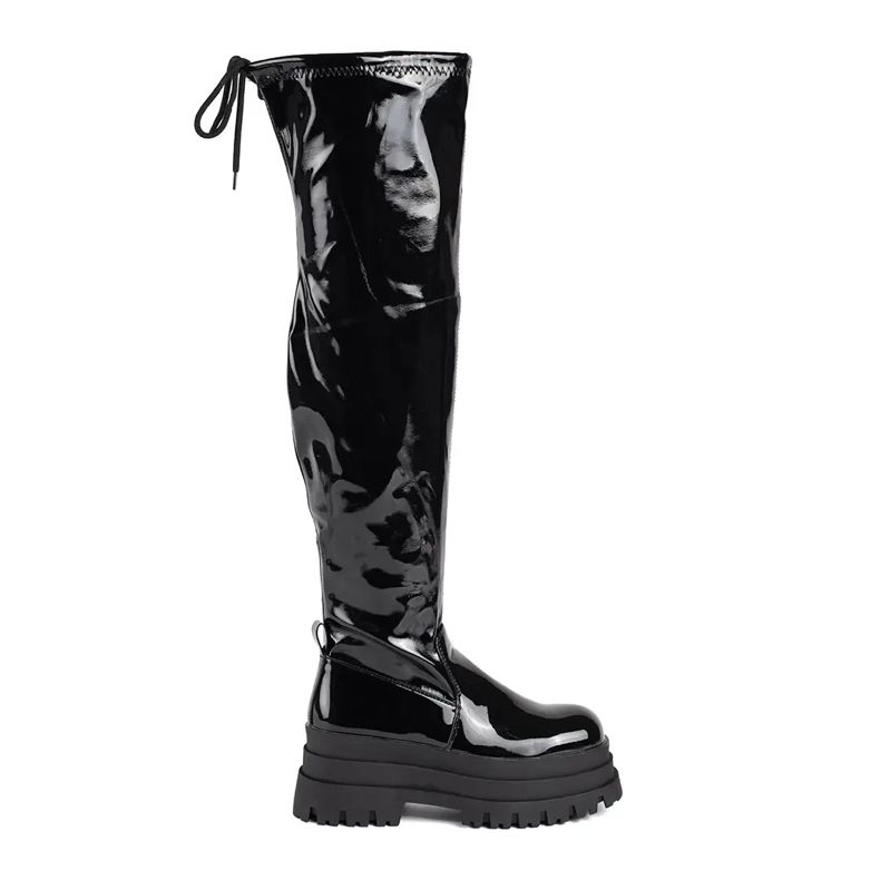 Seastar Muschetari negri patentați pe o platformă negru