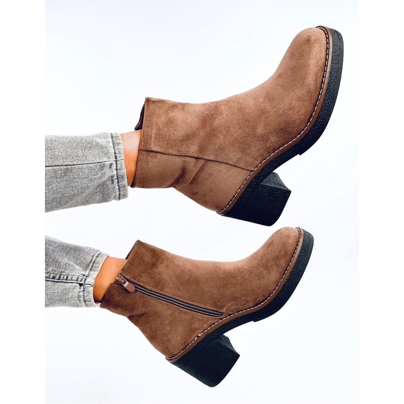 Botine din piele intoarsa cu toc lat Eliza Khaki - Inello maro