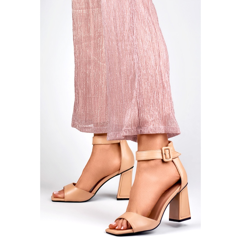 Sandale de damă X8195NU bej Sandale de damă X8195NU bej