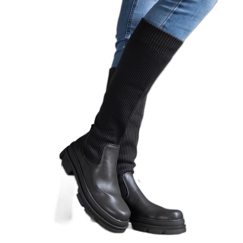 Cizme verzi cu căptușeală flexibilă pe o talpă Elthea masivă verde