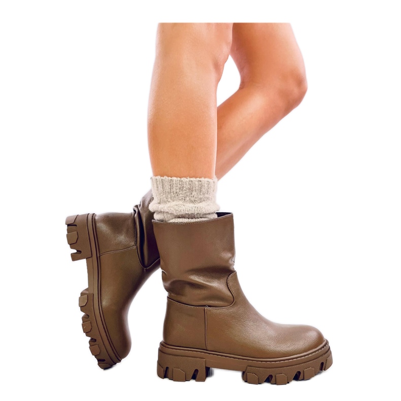 Botine cu croială dreaptă, verde armată Botine cu croială dreaptă, verde armată