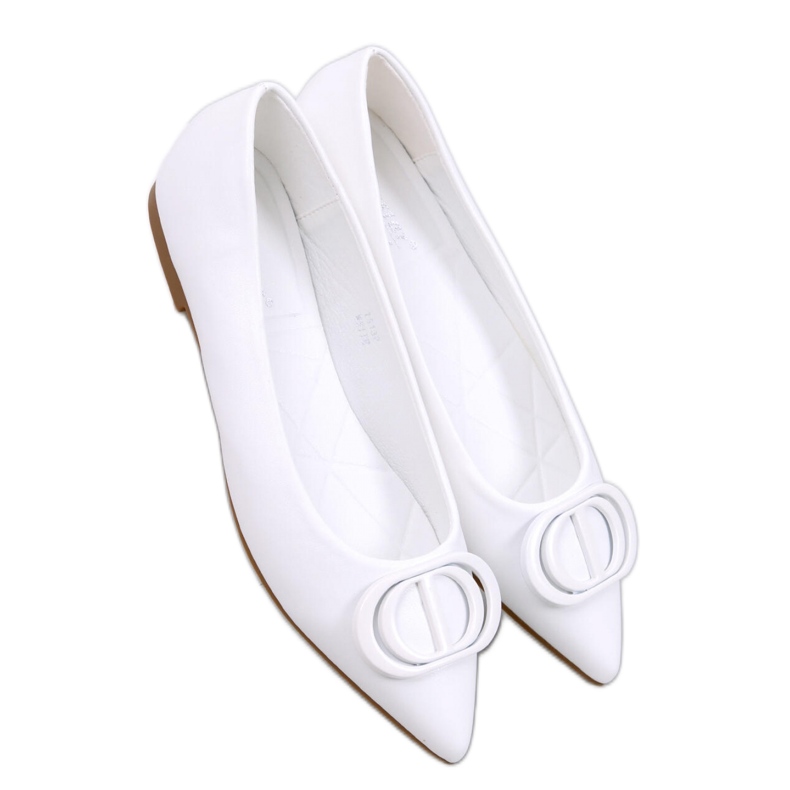 Balerini albi cu degete migdale Balerini albi cu degete migdale