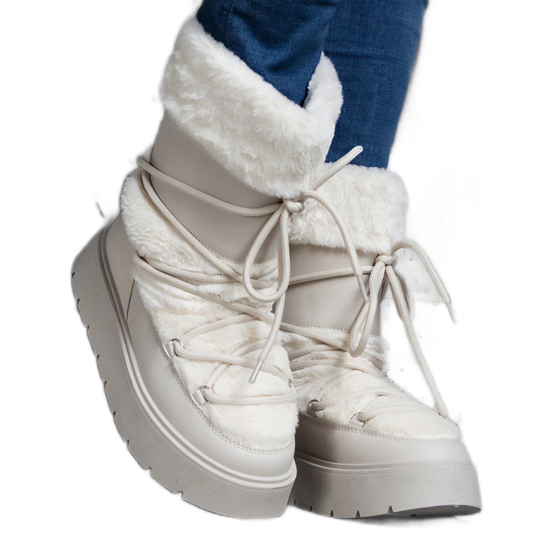 Cizme de zăpadă de damă cu izolație bej deschis, decorate cu blană