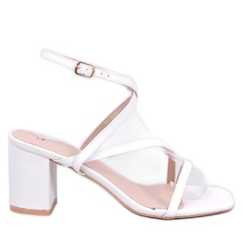 Sandale albe cu toc înalt