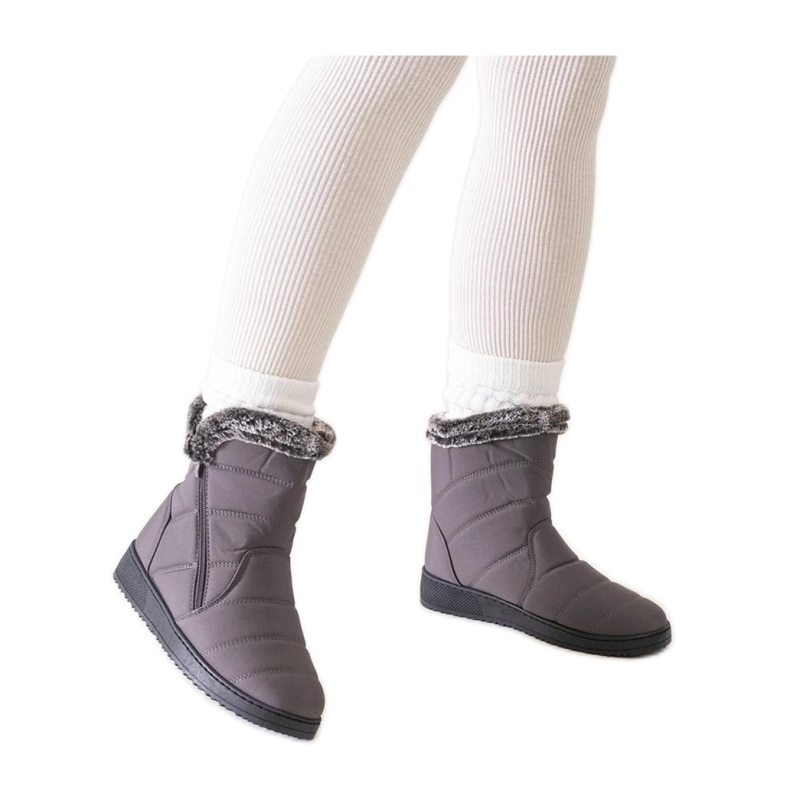 Cizme de zăpadă gri decorate cu blană Cizme de zăpadă gri decorate cu blană