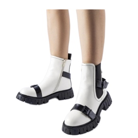 Botine albe cu talpa masiva de la Fontarine - Solea Botine albe cu talpa masiva de la Fontarine - Solea