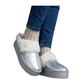 Papuci cu platforma argintie decorati cu blana cu banda elastica la calcai, Asza - Solea gri Papuci cu platforma argintie decorati cu blana cu banda elastica la calcai, Asza - Solea gri
