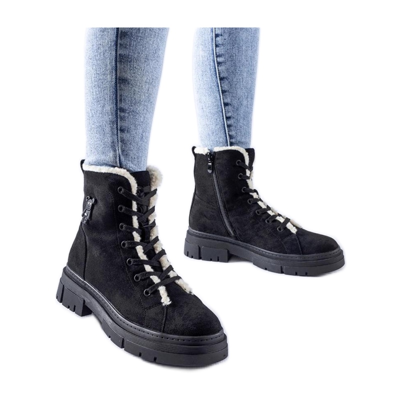 Botine izolate negre din piele intoarsa ecologica negru Botine izolate negre din piele intoarsa ecologica negru