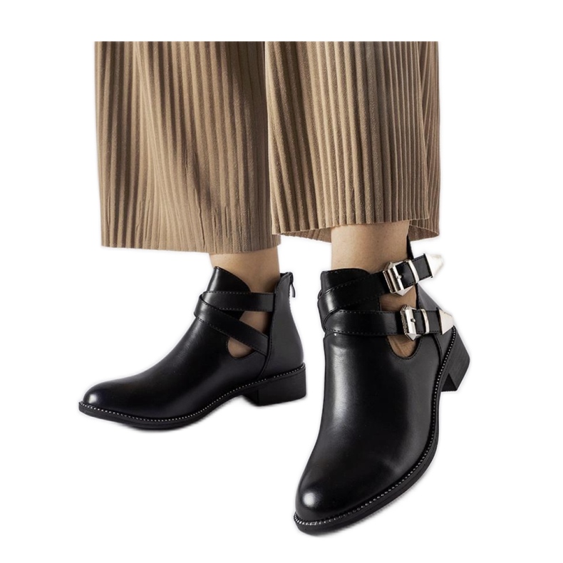 Botine negre decupate cu catarame negru Botine negre decupate cu catarame negru