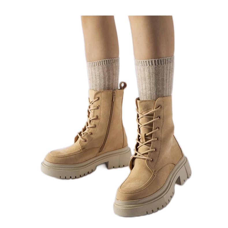 Cizme maro cu talpă masivă negru Cizme maro cu talpă masivă negru