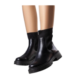 Cizme izolate negre negru Cizme izolate negre negru