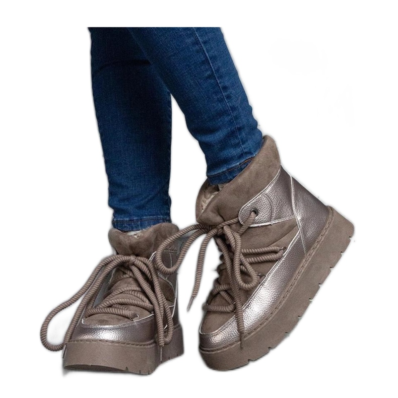 Cizme de zapada cu platforma izolate cu blana bej Cizme de zapada cu platforma izolate cu blana bej