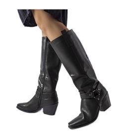 Cizme negre de cowboy pe post negru Cizme negre de cowboy pe post negru