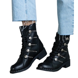 Botine negre cu șireturi decorate cu știfturi negru