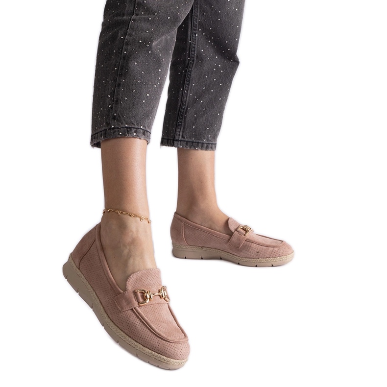 Mocasini roz pentru femei cu piele de piele de căprioară cu un lanț