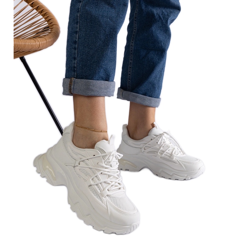 Adidași sport albi cu talpă masivă Adidași sport albi cu talpă masivă