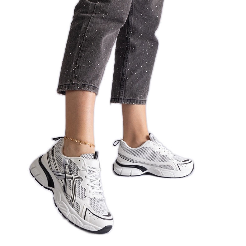 Adidași sport de damă de culoare neagră alb