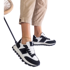 Adidasi negri cu protector vizibil negru