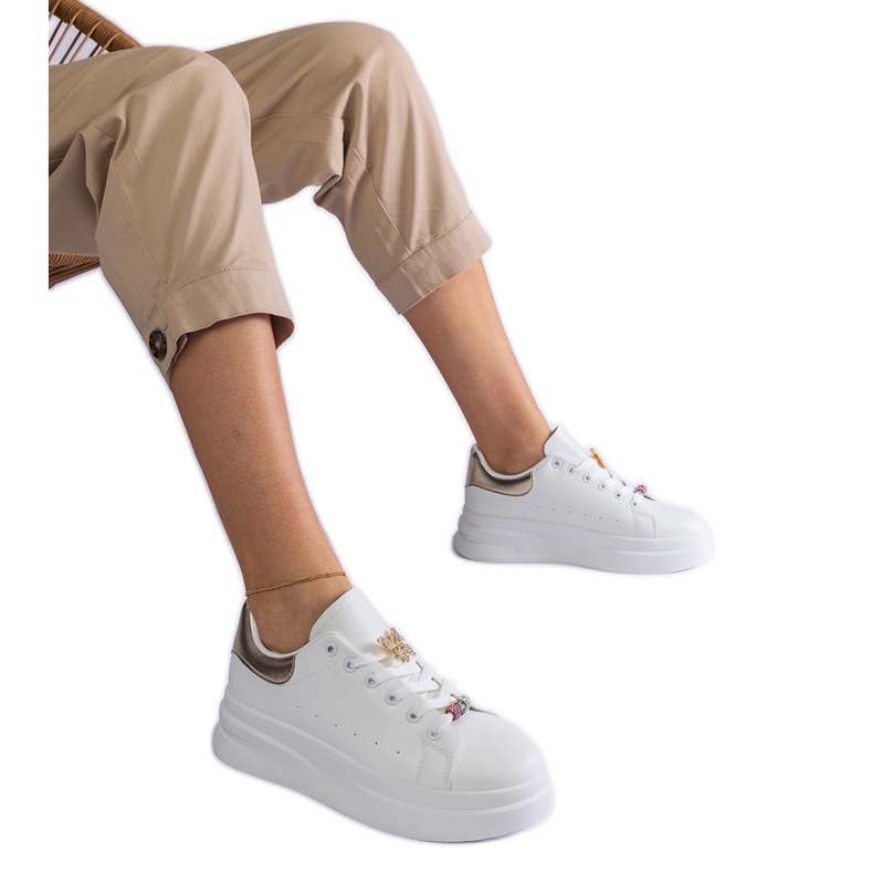 Tenisi albi cu platforma decorati cu un fluture